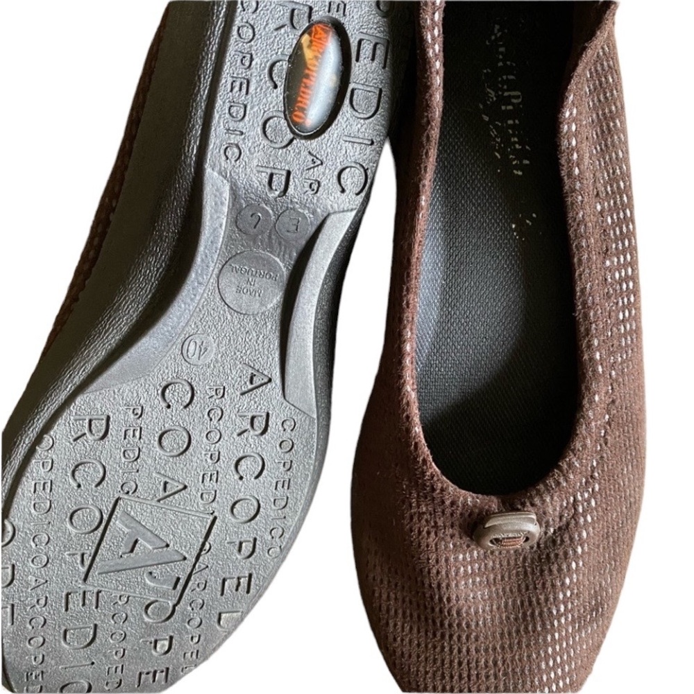 Arcopedico brown slip on shoes. Great condition!  Size 40/9